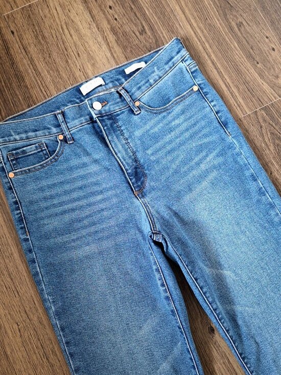 💙 Sofia Vergara Melissa Flare High Rise Denim Jeans Size 10 Flattering Stretch - Picture 3 of 7